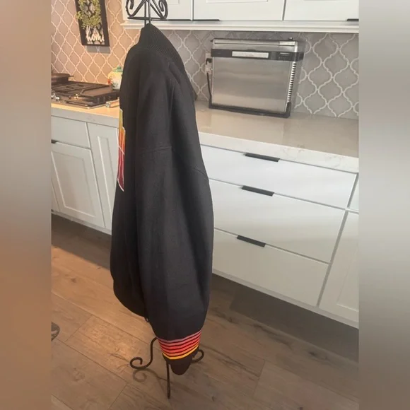 Men’s Utah Jazz bomber jacket size XL - Picture 8 of 12